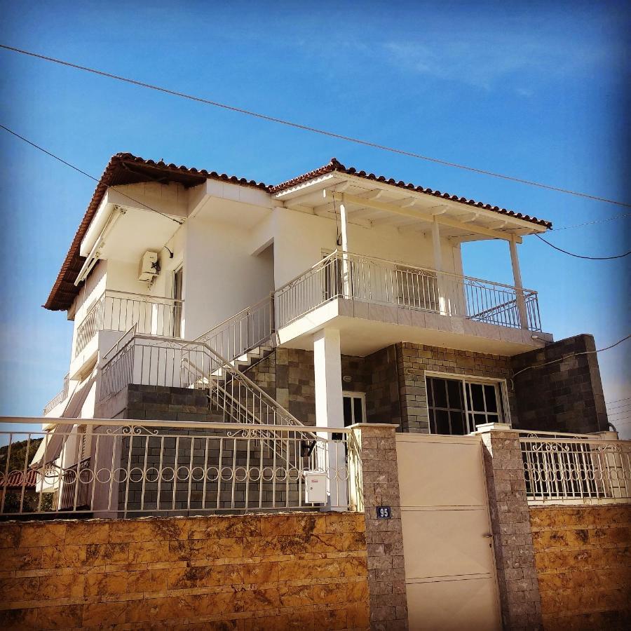 La Vita Apartments-Near Airport & Sea Artemida  Ngoại thất bức ảnh