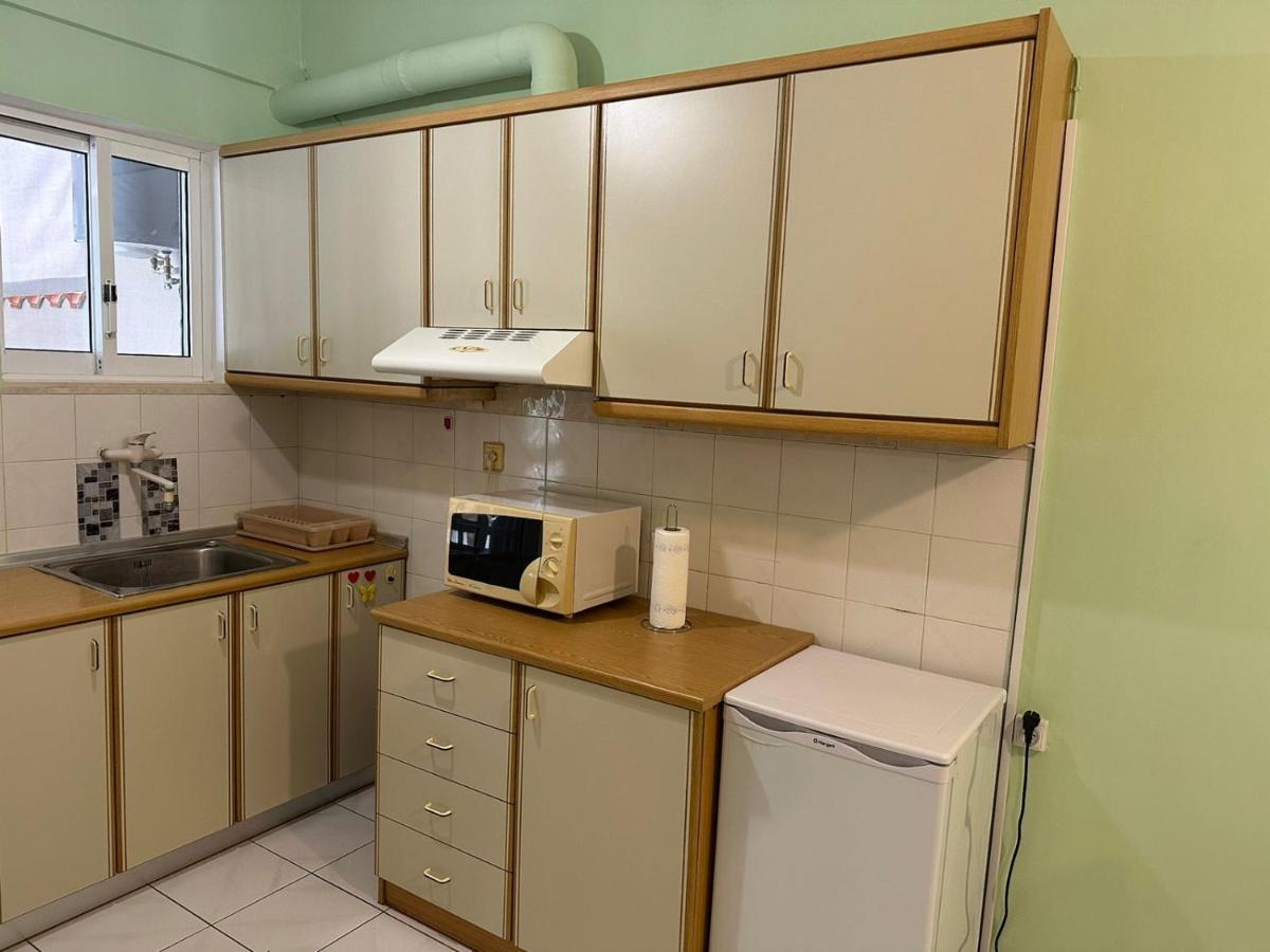 La Vita Apartments-Near Airport & Sea Artemida  Ngoại thất bức ảnh