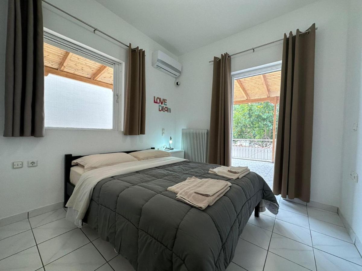 La Vita Apartments-Near Airport & Sea Artemida  Ngoại thất bức ảnh