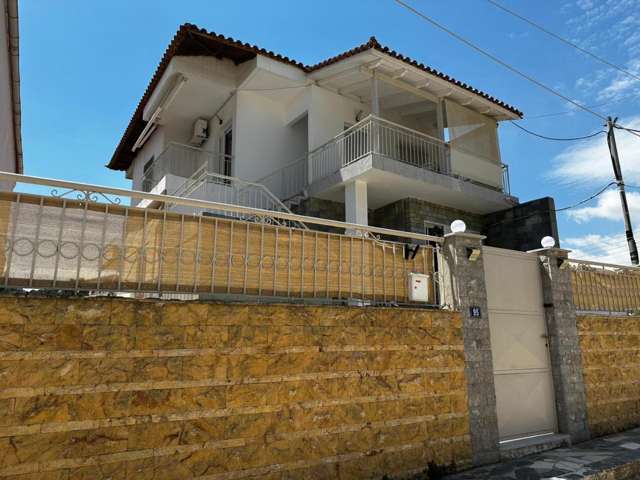 La Vita Apartments-Near Airport & Sea Artemida  Phòng bức ảnh